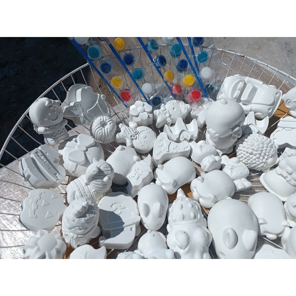 COMBO of 50 STATUES INCLUDED WITH 5 COLOR STRINGS AND 3 BRUSHES (MINI ...