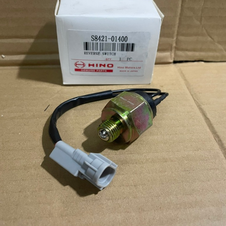 Delay Switch, Reverse Light Sensor on Gearbox 5-8 Ton Truck HINO 500 ...