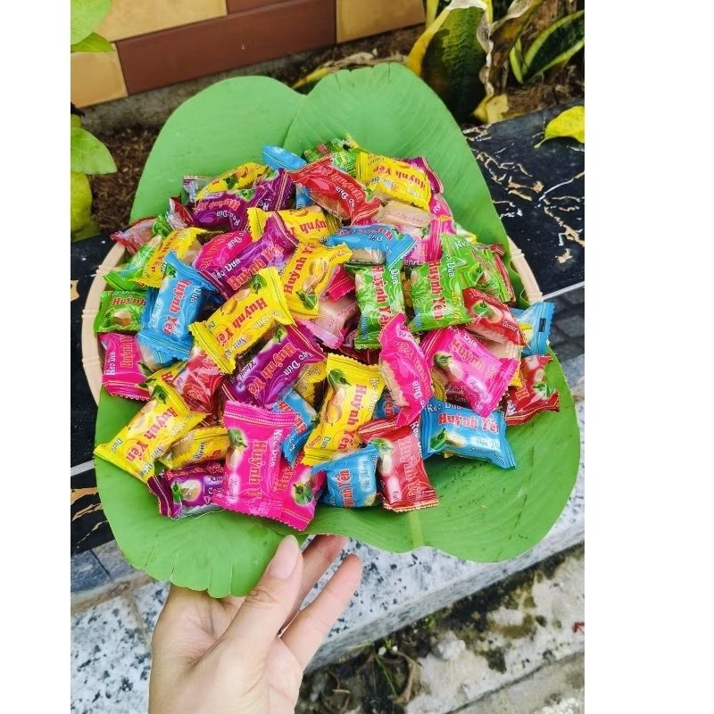 Four-season less sweet coconut candy, Ben Tre specialty, 500g bag ...