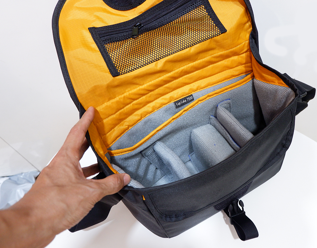 Crumpler CupCake 7500 High Fashion Camera Bag (With iPad Compartment ...
