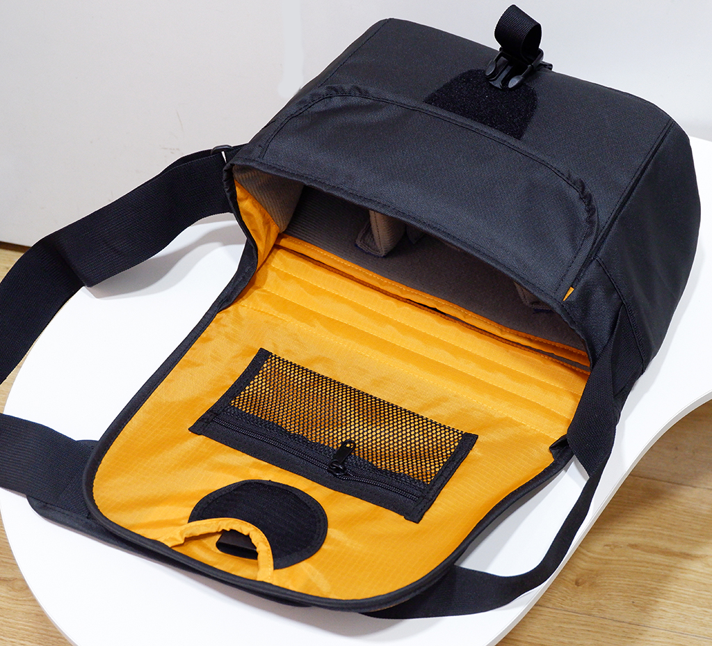 Crumpler CupCake 7500 High Fashion Camera Bag (With iPad Compartment ...