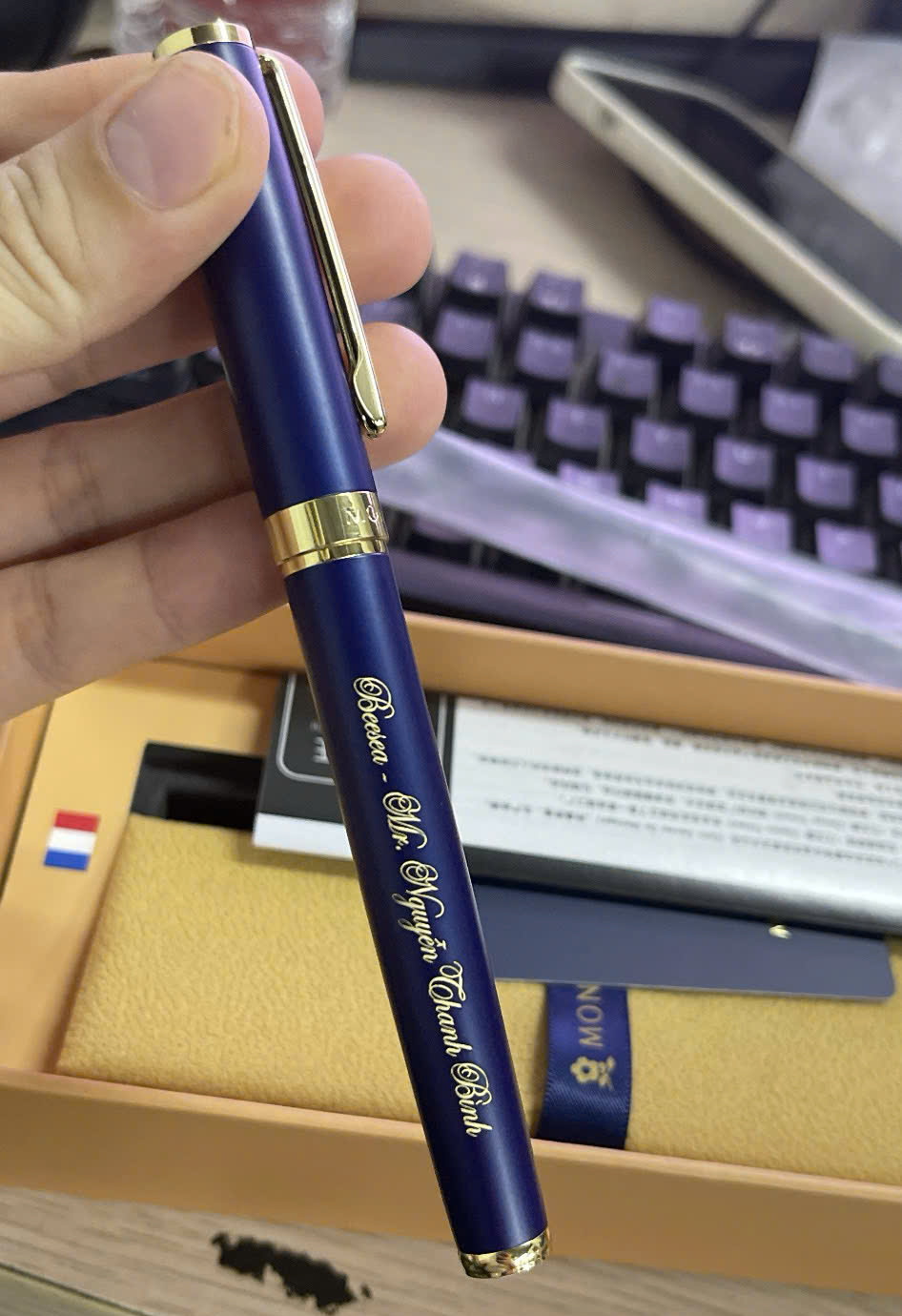 MONTAGUT Premium Free NAME ENGRAVED Signing Pen Gift with Gift Bag and ...