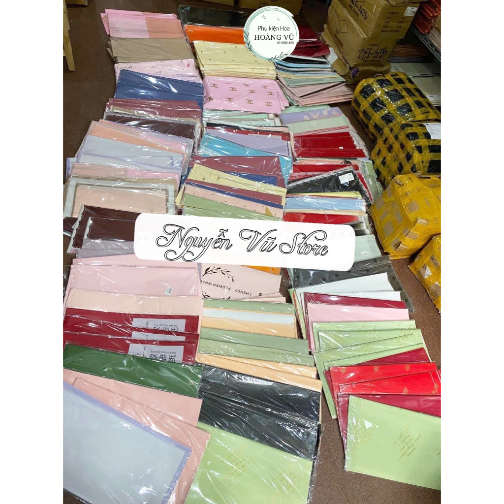 Discharge of 10 stacks of flower wrapping paper, fresh flower bouquets ...